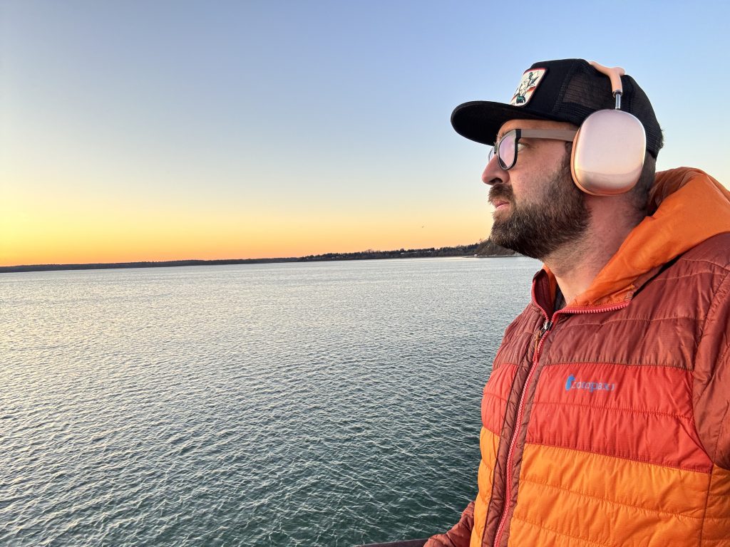 Tukayote Helianthus veering into the Salish Sea / Puget Sound, from the Little Squalicum Pier, in Bellingham, Washington