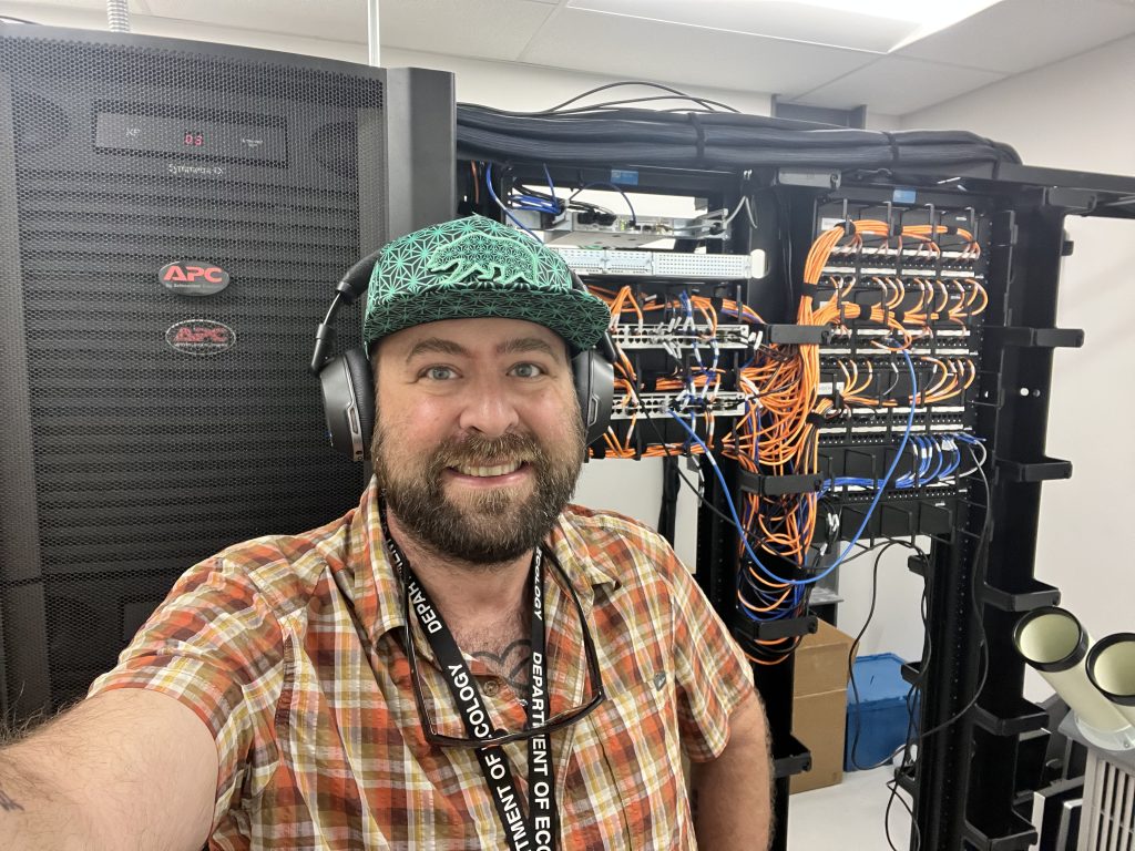 Good_Grief_v1.zip 7 Tukayote working in a datacenter during his IT career